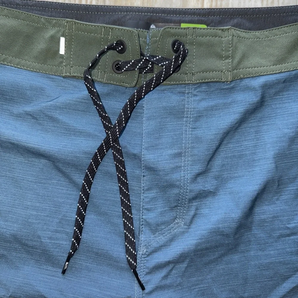 QUIKSILVER High Line Board‎ Shorts 4 Way Stretch Size 40 Mid Length 20 Inseam 8